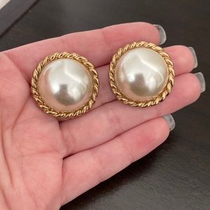 🤍💛 Oversized Statement Pearl Costume Earrings 💛🤍